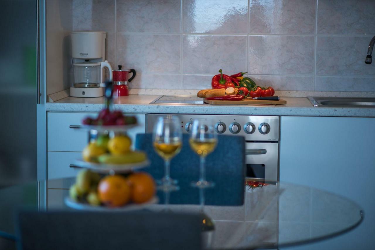 Apartment Luna Малинска Екстериор снимка